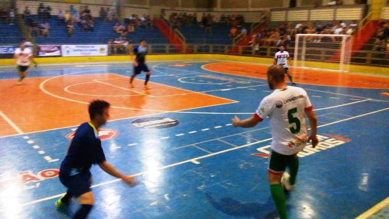 Constantini Quedas Futsal começa temporada com vitória
