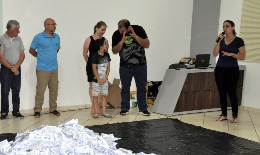 3 3 - Jornal Expoente Do Iguaçu