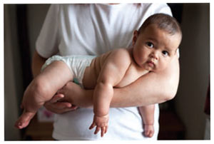 Imaturidade do intestino e presença de ar no sistema digestivo podem causar cólicas em bebês