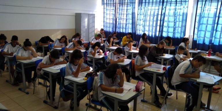 NRE comemora o bom desempenho de seus alunos na Prova Paraná Mais