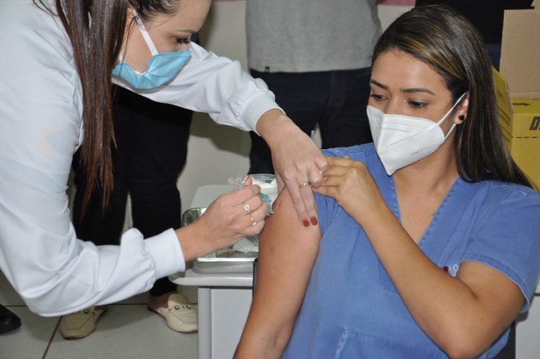 Utilidade pública: Veja como vai funcionar a vacinação da Covid-19 e Influenza em Quedas do Iguaçu<br>