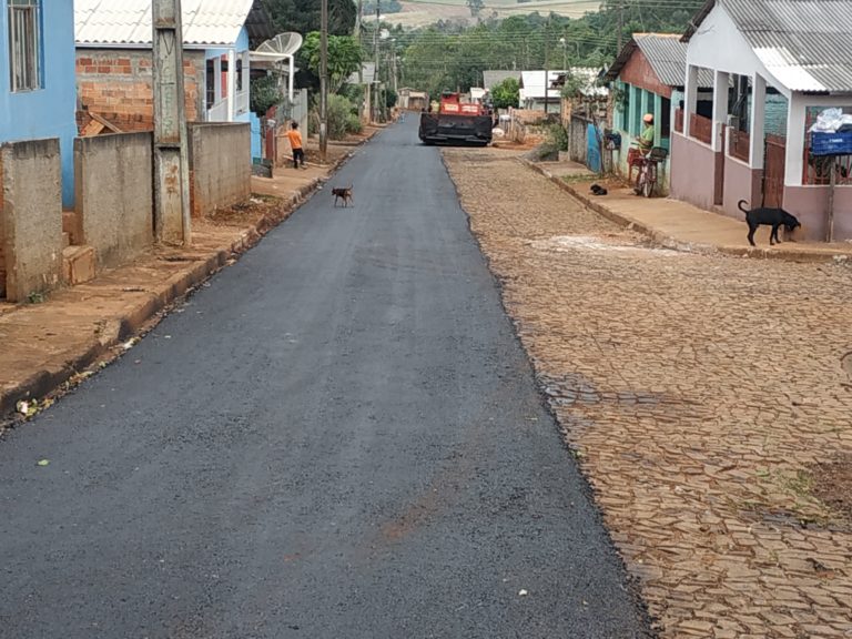 Ruas da Vila Dias receberam camada de asfalto