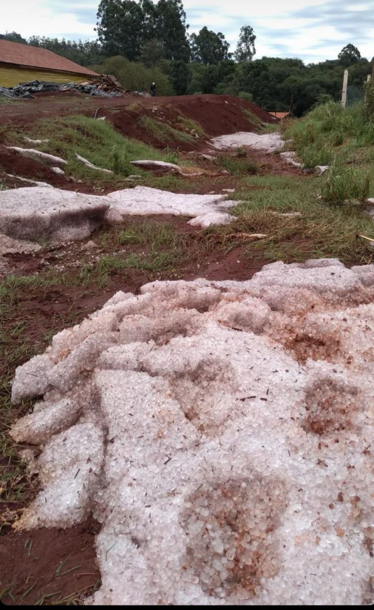 Chuva de granizo em Três Barras do Paraná