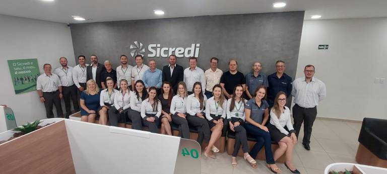 Sicredi inaugura novo espaço para empresas na agência de Quedas do Iguaçu