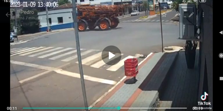 Máquina desgovernada causa acidente em avenida de Verê no Paraná (veja os vídeos)