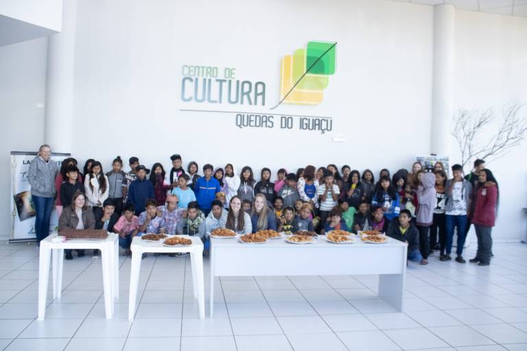 Crianças indígenas ganham dia especial no Centro de Cultura
