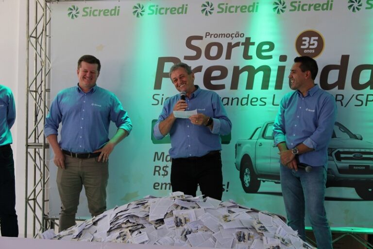 Sicredi Grandes Lagos PR/SP encerra promoção “Sorte Premiada” com o sorteio de camionete zero quilômetro